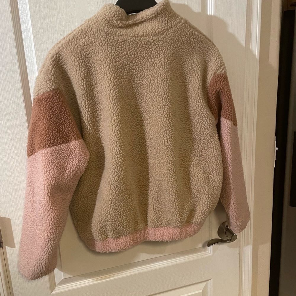 Fuzzy bomber jacket - Picture 2 of 4